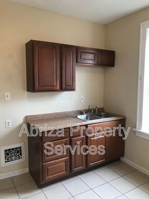 Photo - 4101 Dewey Ave Unit 2F