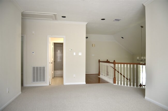 Building Photo - 218 Heathbrook Ln