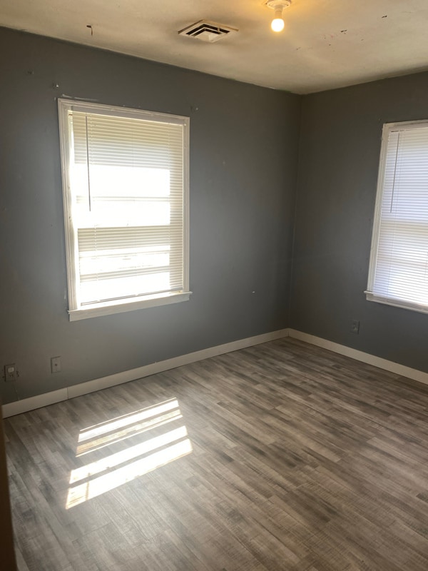 Photo - 1807 E 16th St N