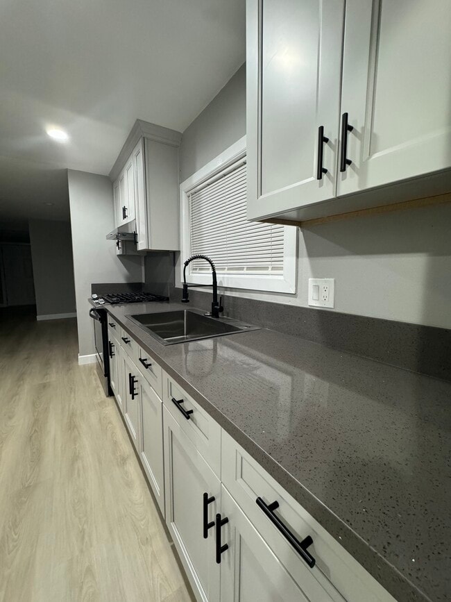 Photo - 6476 Orizaba Ave