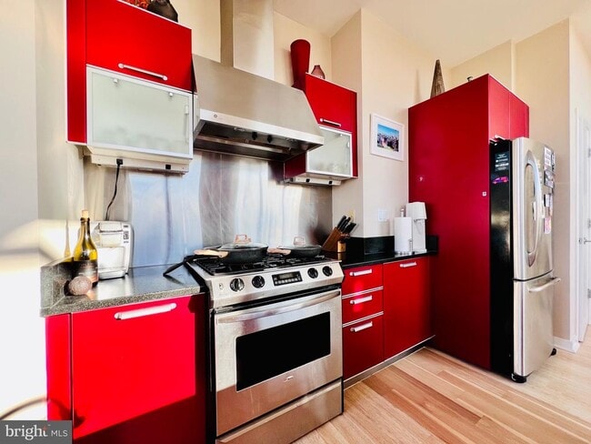 Photo - 2410 17th St NW Unit 300