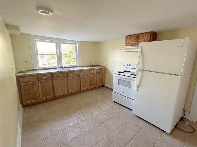 Photo - 227 Bridge St