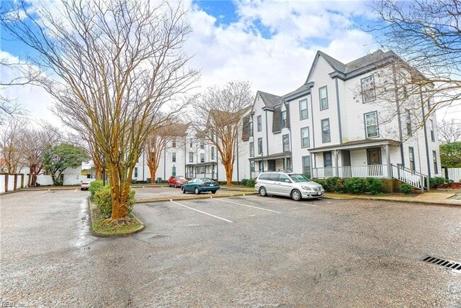 Photo - Updated 2 Bedroom Unit! Unit 927
