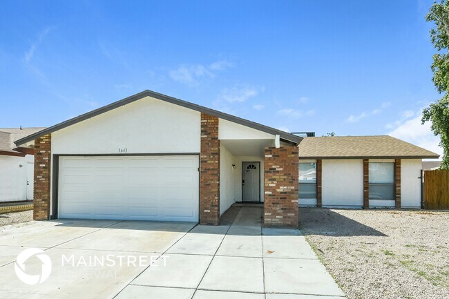Building Photo - 5643 W Sunnyside Dr Rental