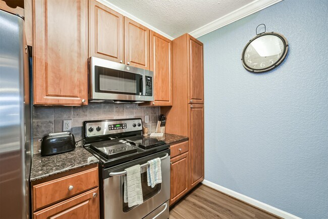 Building Photo - 1711 Old Spanish Trl