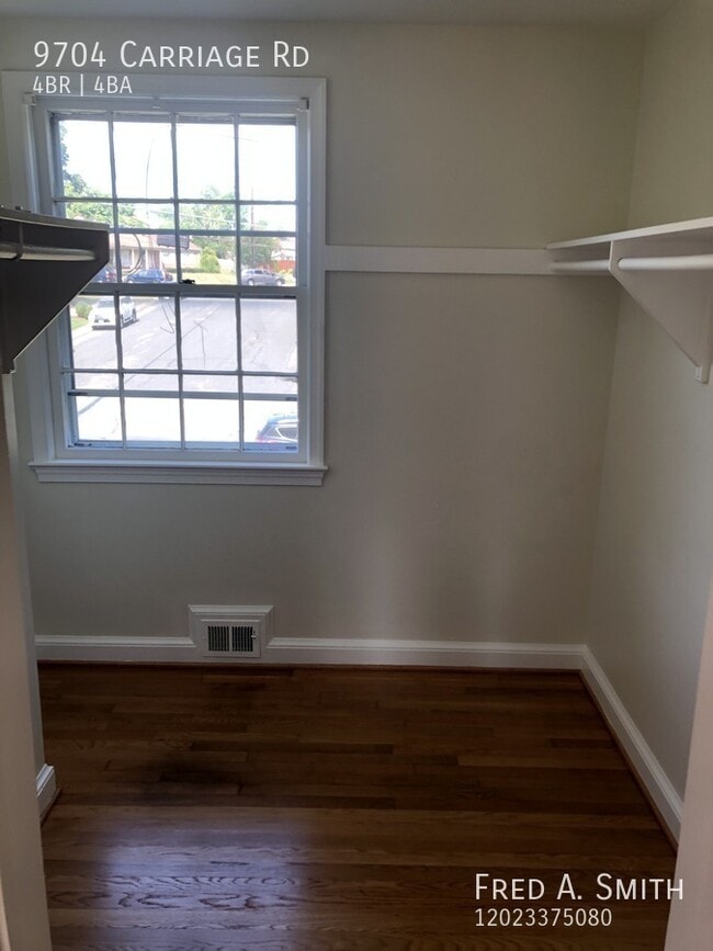Photo - 9704 Carriage Rd