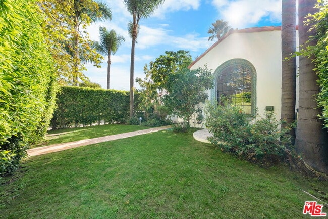 Photo - 441 Flores St