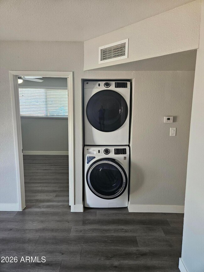 Photo - 1325 E Vista Ave Unit Apt 1