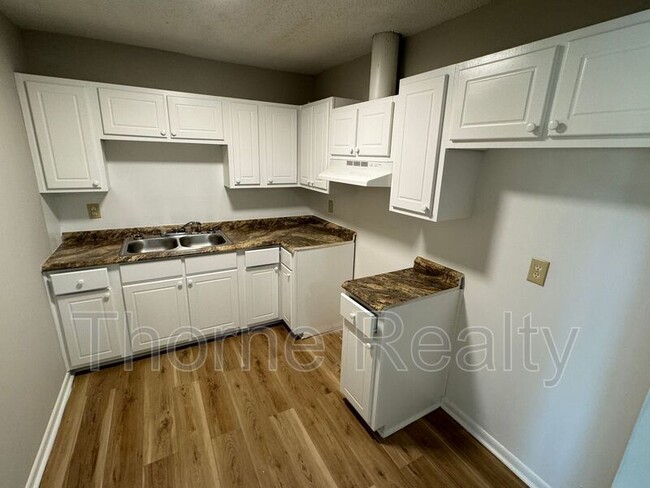 Photo - 400 E Northern Blvd Unit # APT 28