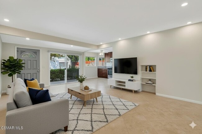 Photo - 7322 Lindley Ave