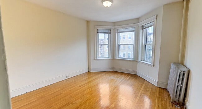 Building Photo - 112 Queensberry St Unit 10 Rental