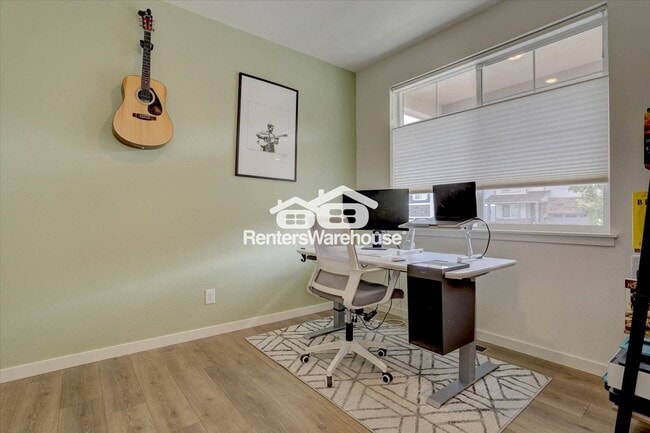 Photo - 2042 Rosette Ln