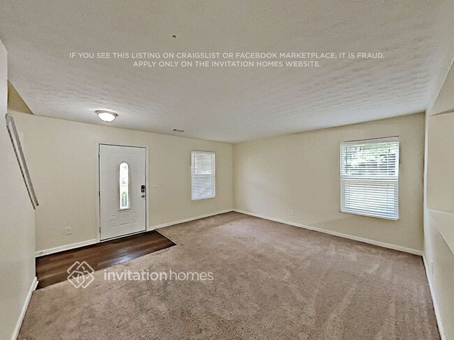 Photo - 414 Waterbury Way