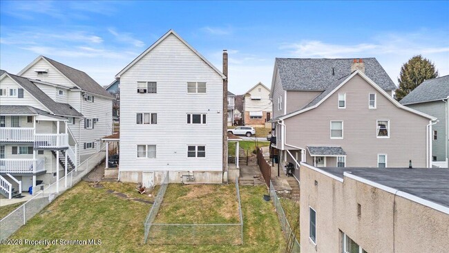 Photo - 714 Carmalt St