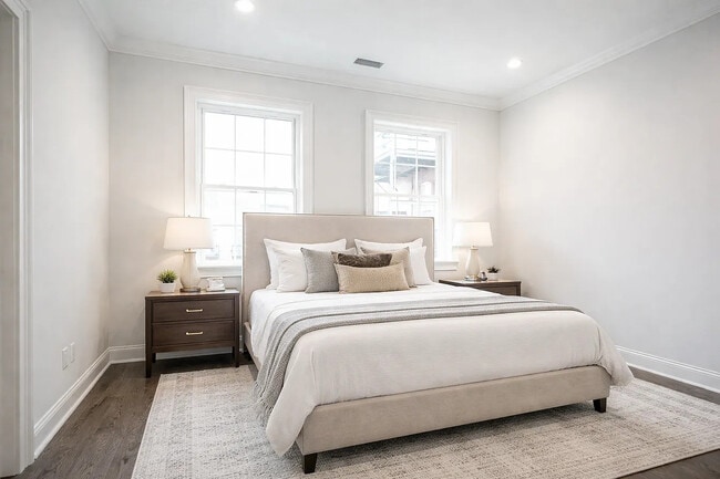 Photo - 615 S Delhi St