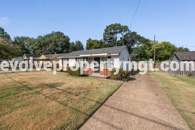 Photo - 995 Avon Rd