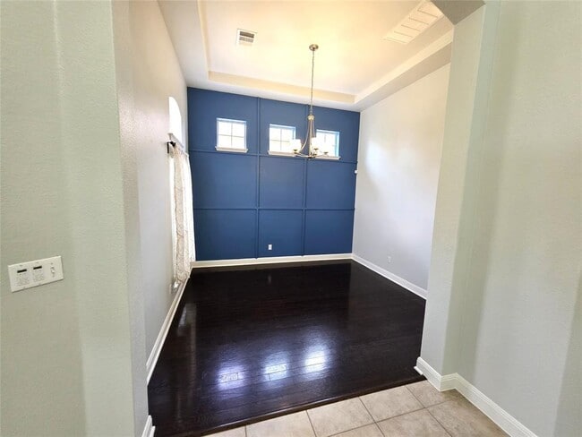 Photo - 1015 Walsh Hill Trail