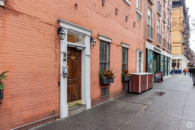 Photo - 511 Hudson St