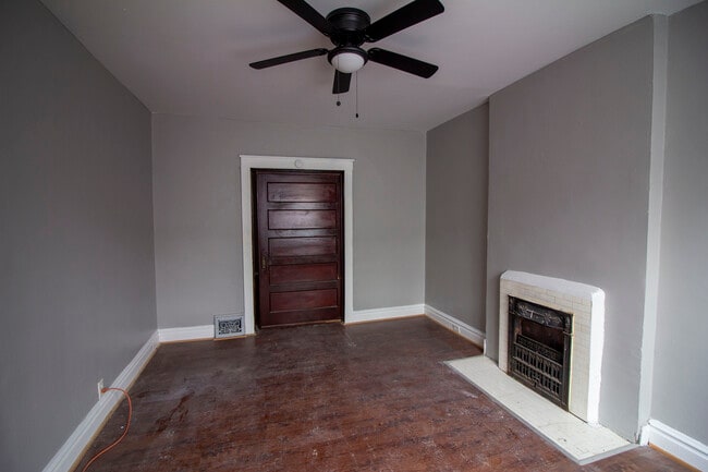 Photo - 4221 Dewey Ave Unit 4221