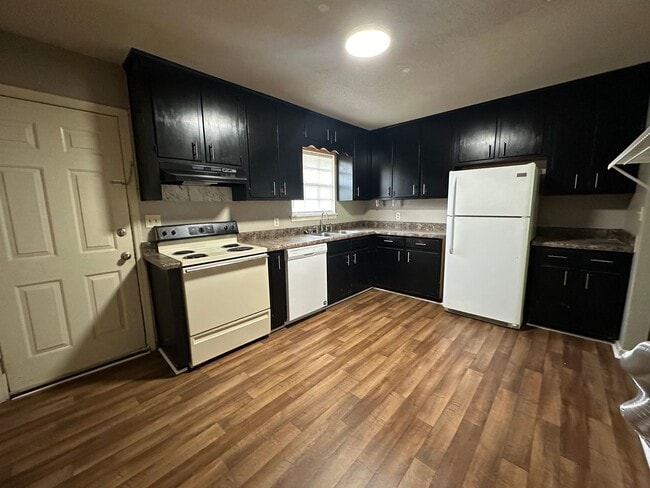 Photo - 2 bedroom duplex on the Eastside avail NOW! Unidad 1A