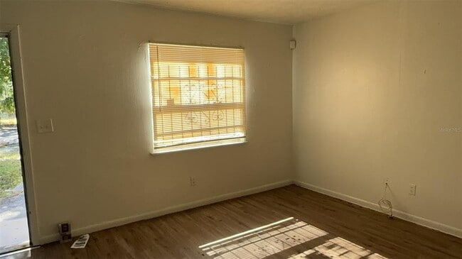 Photo - 1131 Phelps St