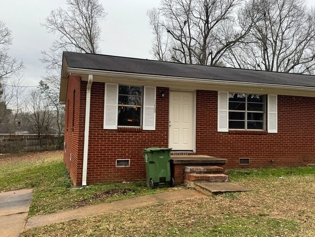 Photo - 126 Woodland Ave Unit B