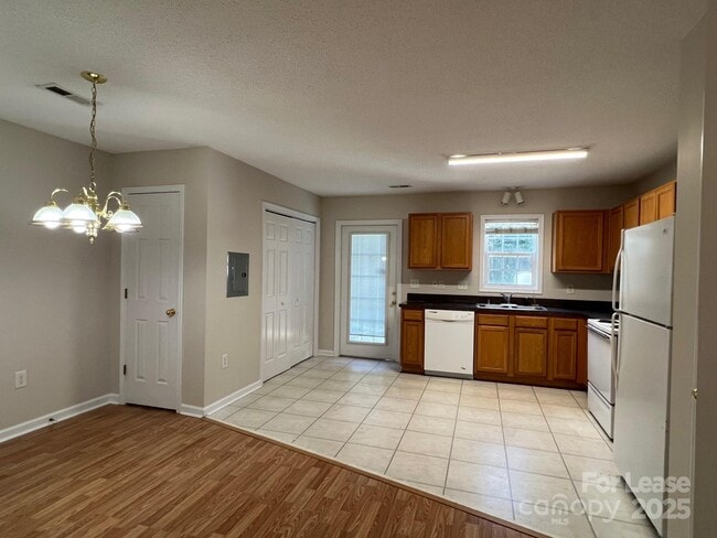 Photo - 128 Locomotive Ln