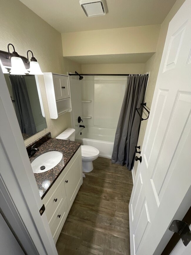 Photo - Marshfield Columns