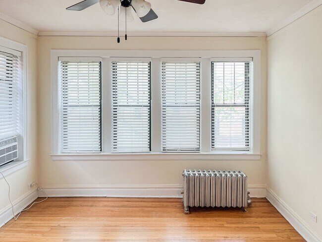 Photo - 4717 N Leavitt St Unit 2
