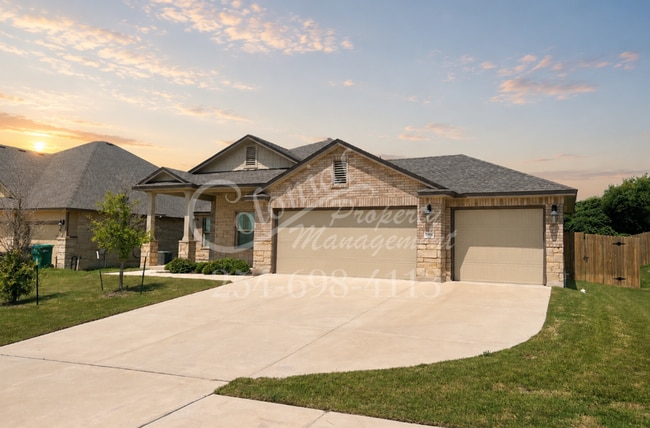 Building Photo - Available for Move-in June 10th!