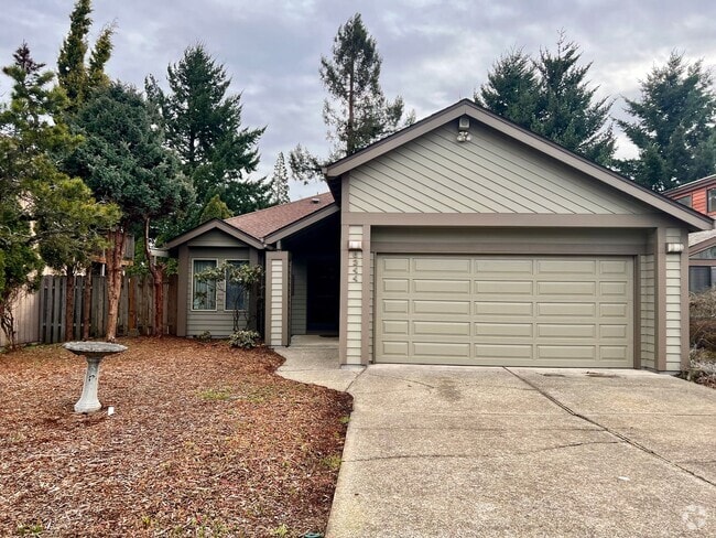 Building Photo - Spacious 3 BD/2BA Home Near Mt.Tabor w/2 C...