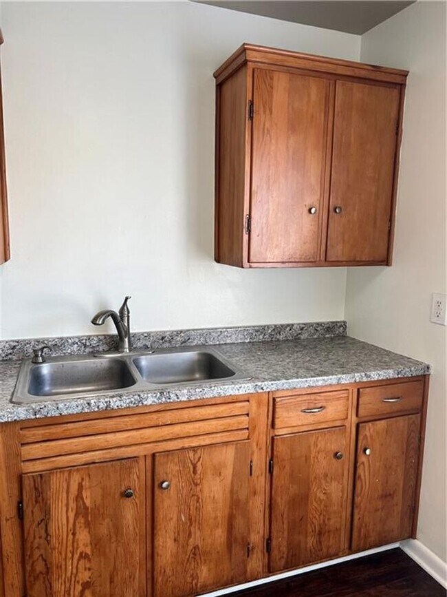 Photo - 1749 Bernandino St