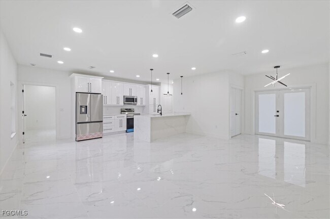 Photo - 2607 50th St W