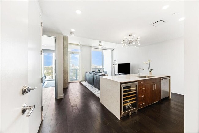 Building Photo - 301 West Ave Unit 2202