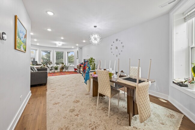 Photo - 2550 W Balmoral Ave Unidad 1