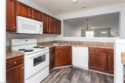 Photo - 225 Blue Robin Way