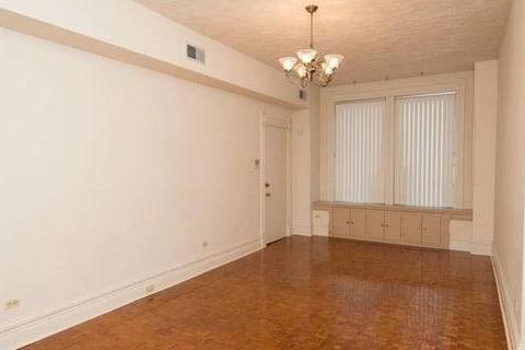 Photo - 625 W Belmont Ave