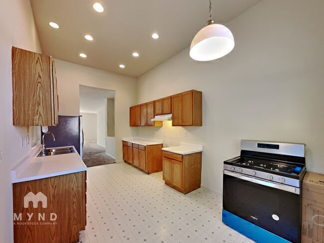 Photo - 5518 Spandrell Cir