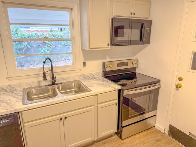 Photo - 633 Brookwood Dr