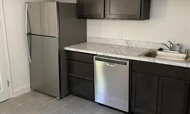 Photo - 552 Freeland St