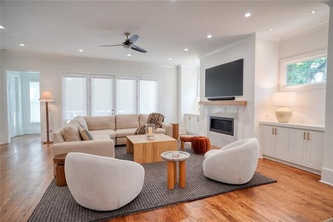 Photo - 2975 Osborne Rd NE