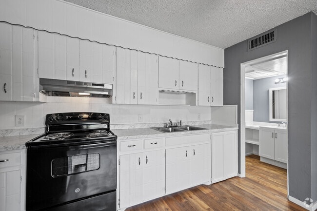 Studio - 405SF - Arden Arms Apartments