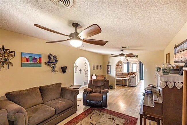 Photo - Beautiful 4 Bedroom/2 Bath Home