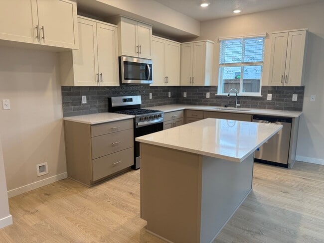 Photo - Brand New Stunning 5 Bed/3 Bath Home - Steven's Ranch