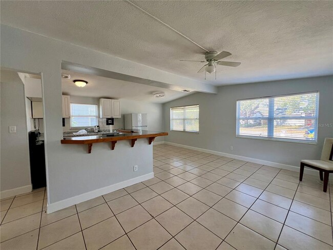 Photo - 860 49th Ave N