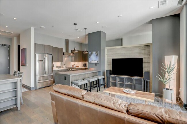 Photo - 1211 Caroline St Unidad 1706