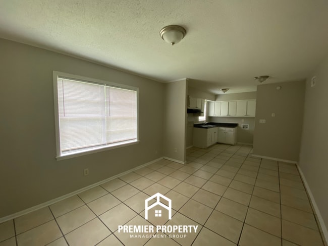 Photo - 4254 Windermere Rd