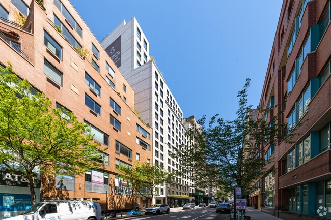 Photo - 55-61 W 17th St