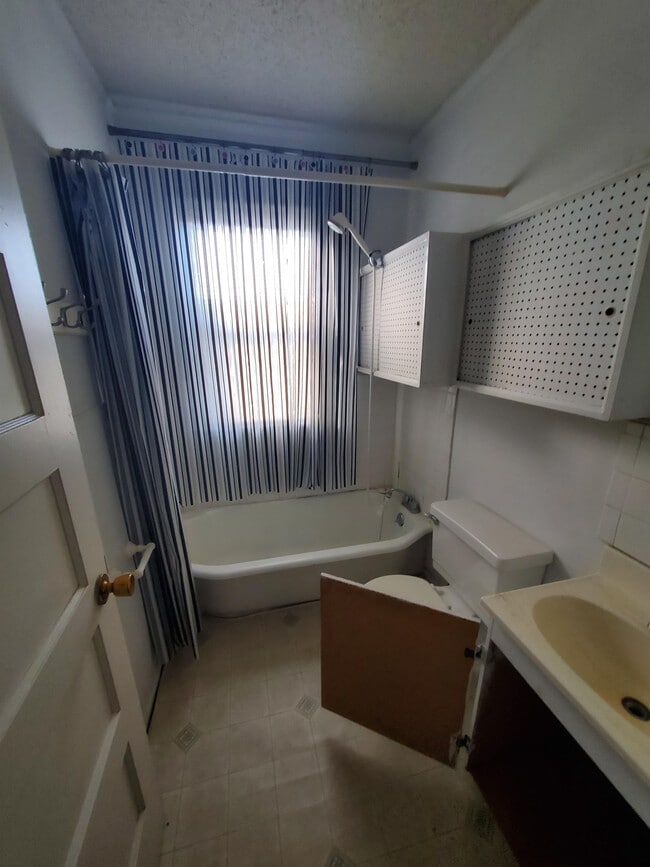 Photo - 501 Dolomita St