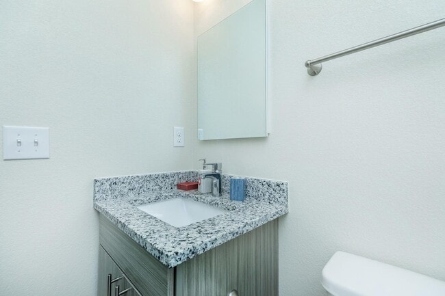 Photo - 1201 W Whitestone Blvd Unidad G205